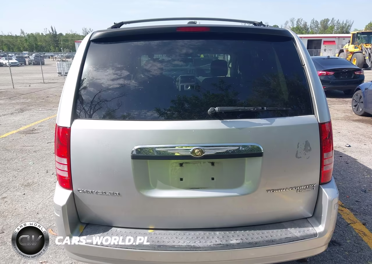 2010 Chrysler Town & Country Touring VIN:2A4RR5D10AR230510 - 16