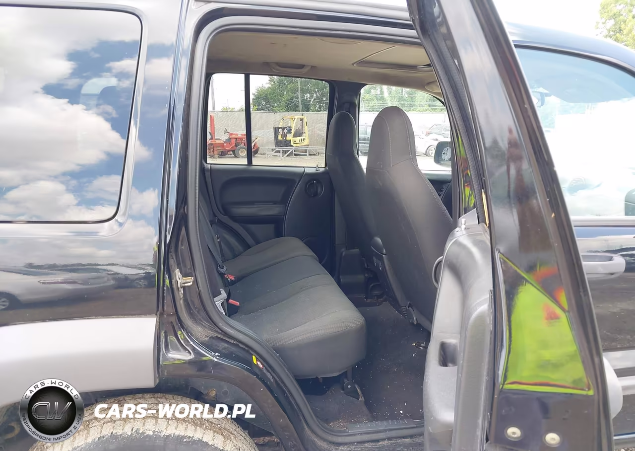 2004 Jeep Liberty Sport VIN:1J8GL48KX4W329691 - 8