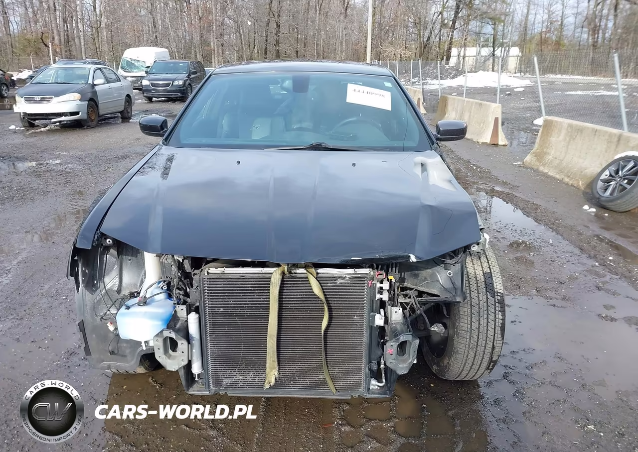 2015 Chrysler 300 S VIN:2C3CCAGG8FH787026 - 13