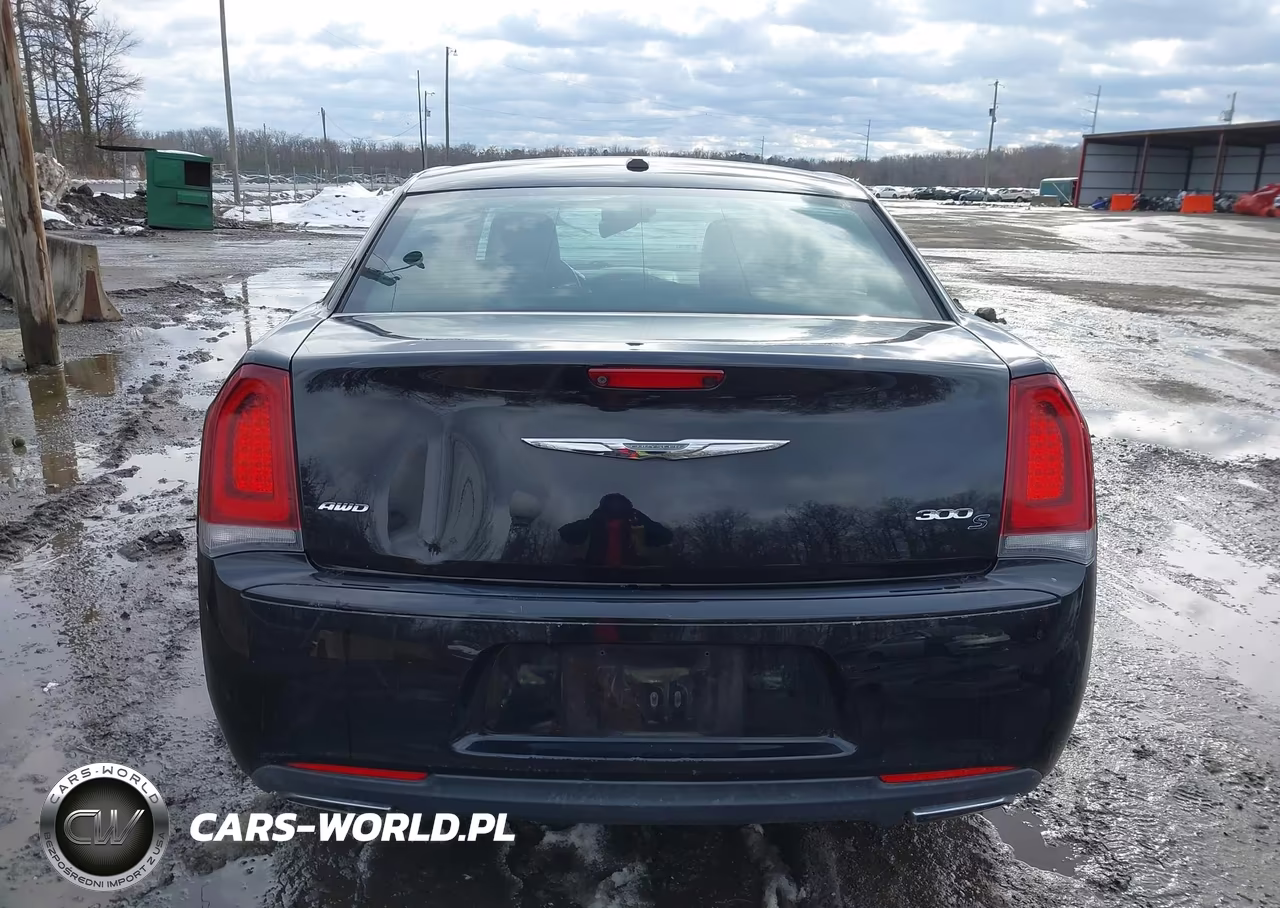 2015 Chrysler 300 S VIN:2C3CCAGG8FH787026 - 17