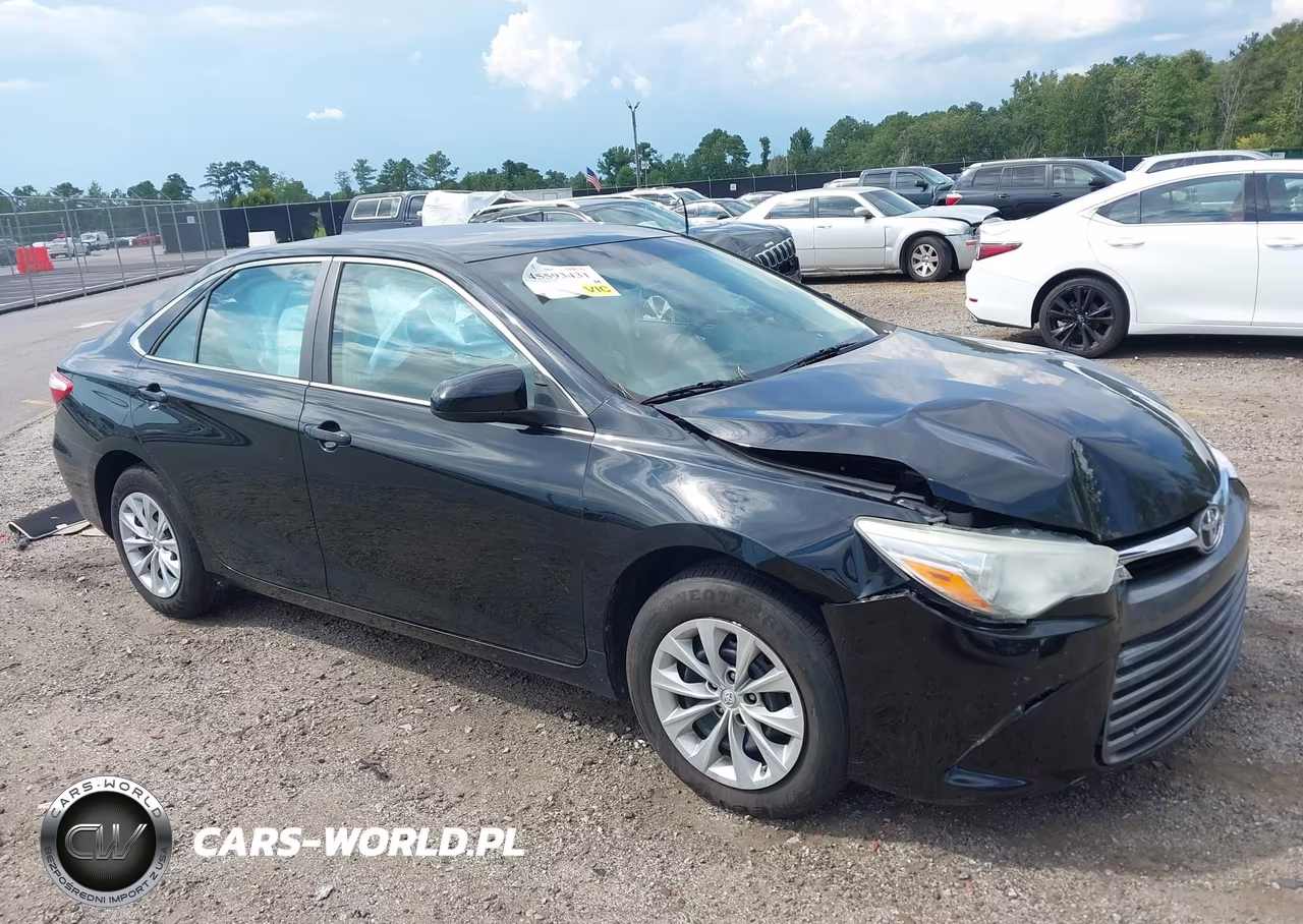 2016 Toyota Camry Le – zdjęcie 1 z 16