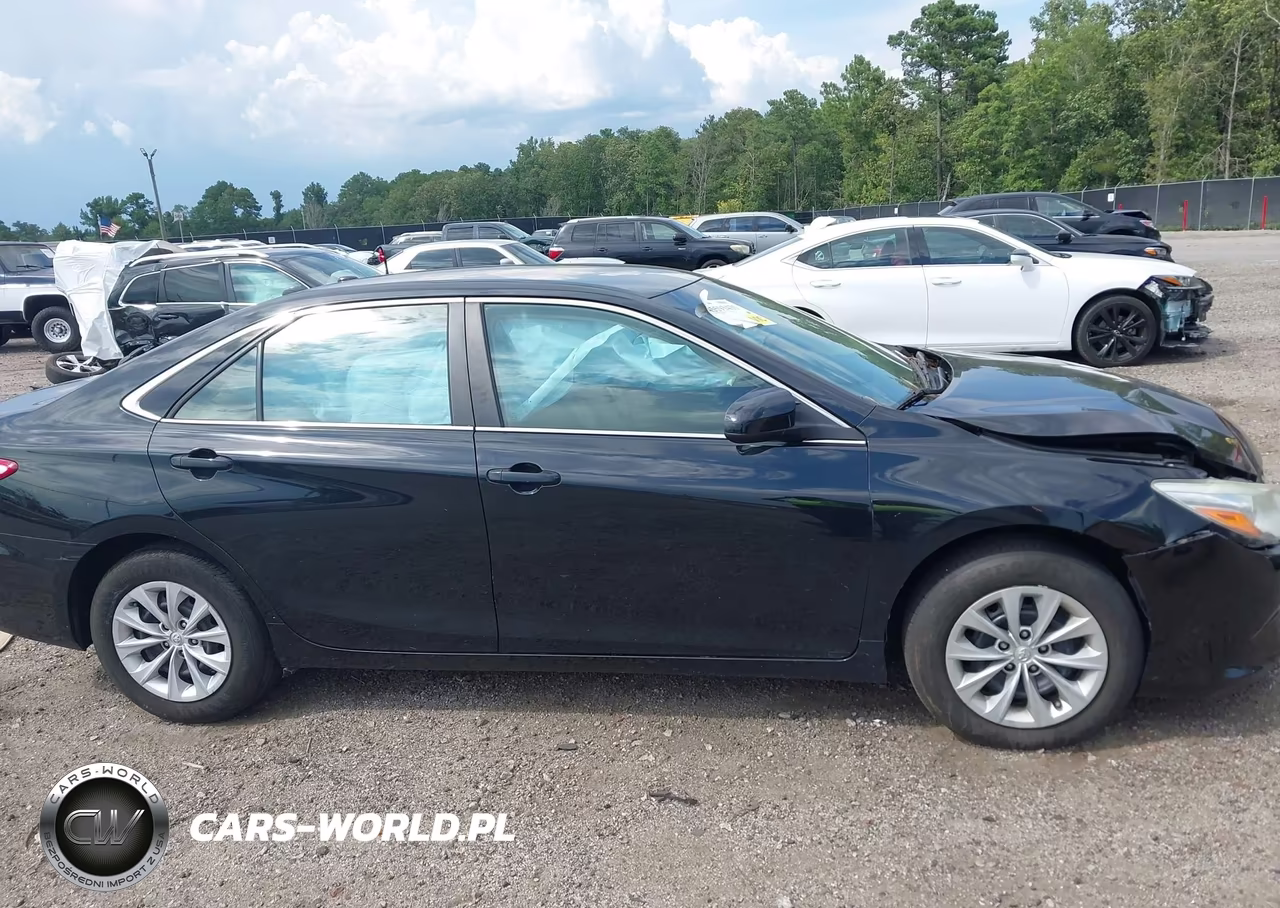 2016 Toyota Camry Le VIN:4T4BF1FK4GR557682 - 13