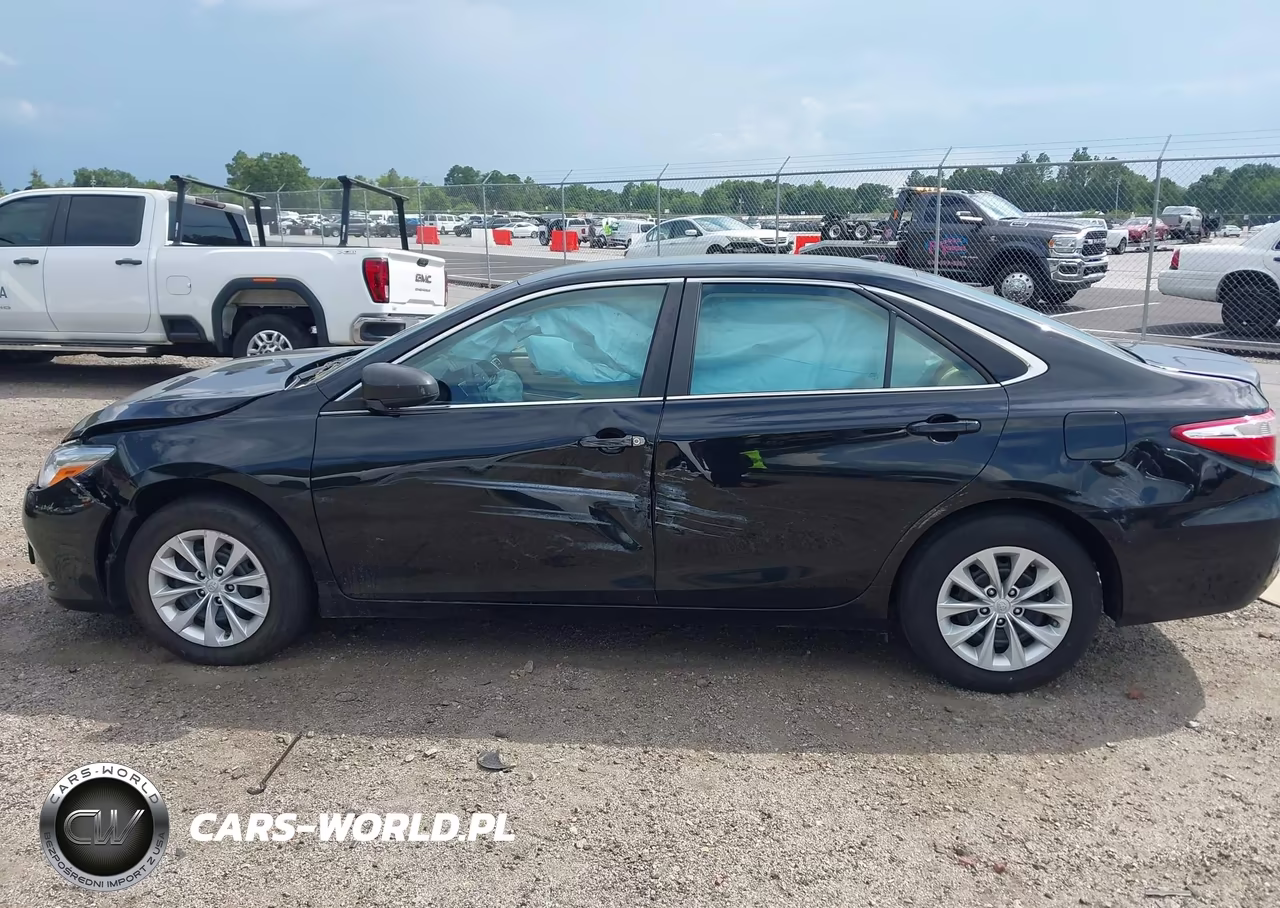2016 Toyota Camry Le VIN:4T4BF1FK4GR557682 - 14