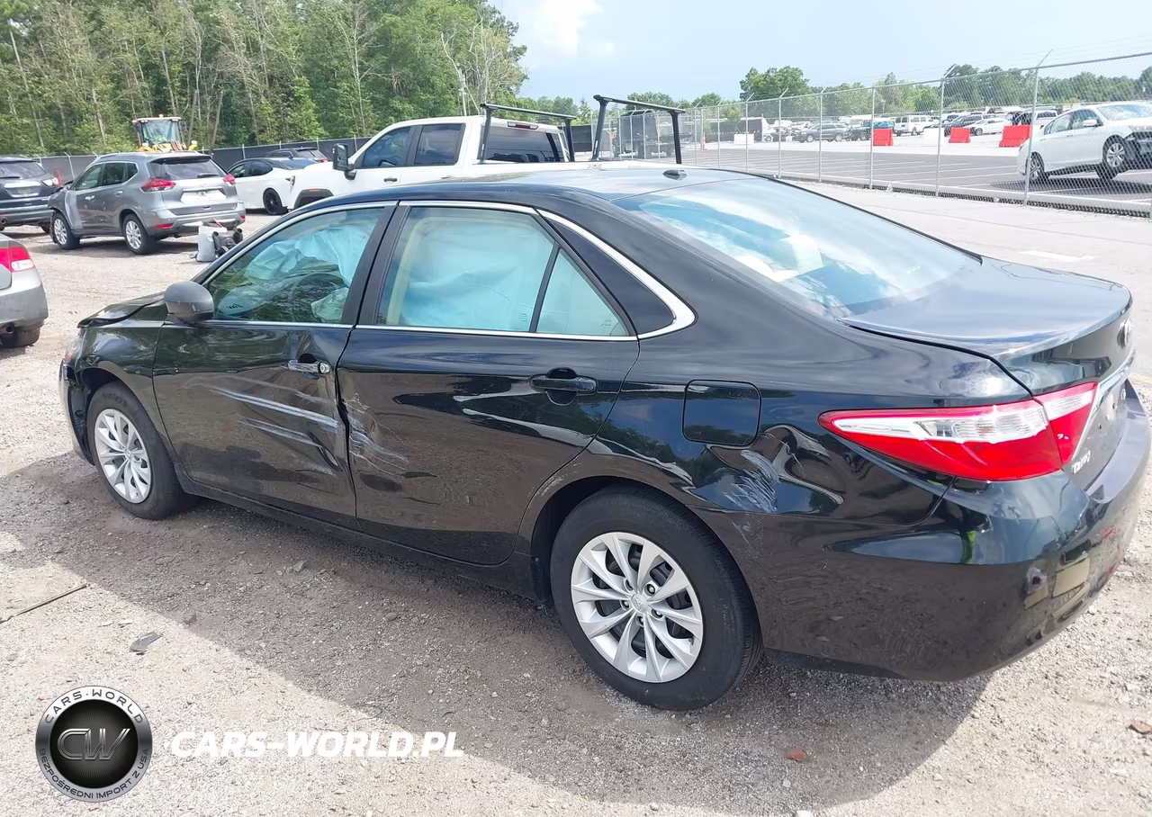 2016 Toyota Camry Le VIN:4T4BF1FK4GR557682 - 3
