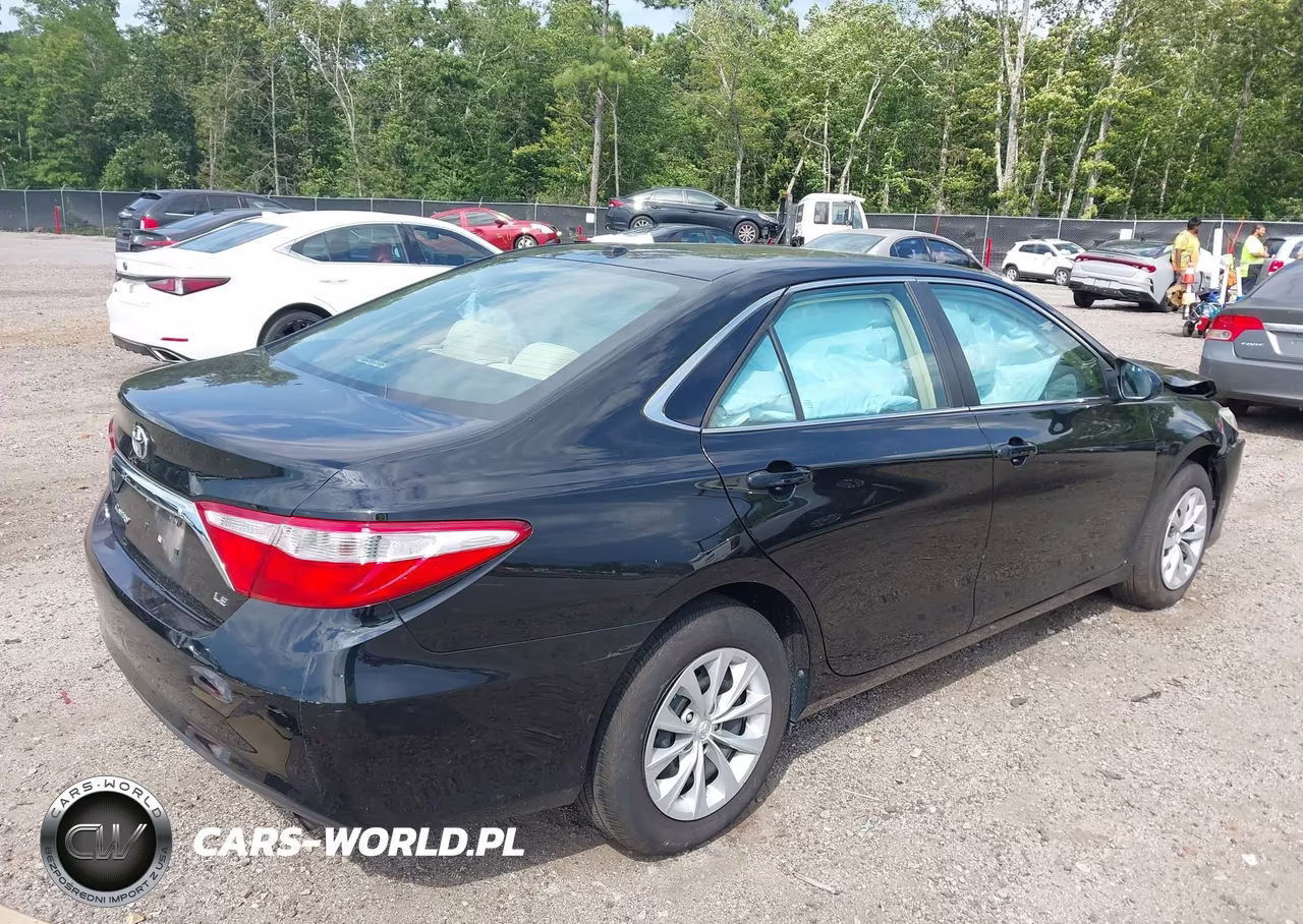 2016 Toyota Camry Le VIN:4T4BF1FK4GR557682 - 4