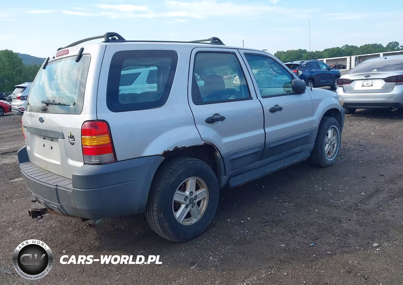 2005 Ford Escape Xls VIN:1FMYU92Z45KC28923 - 4