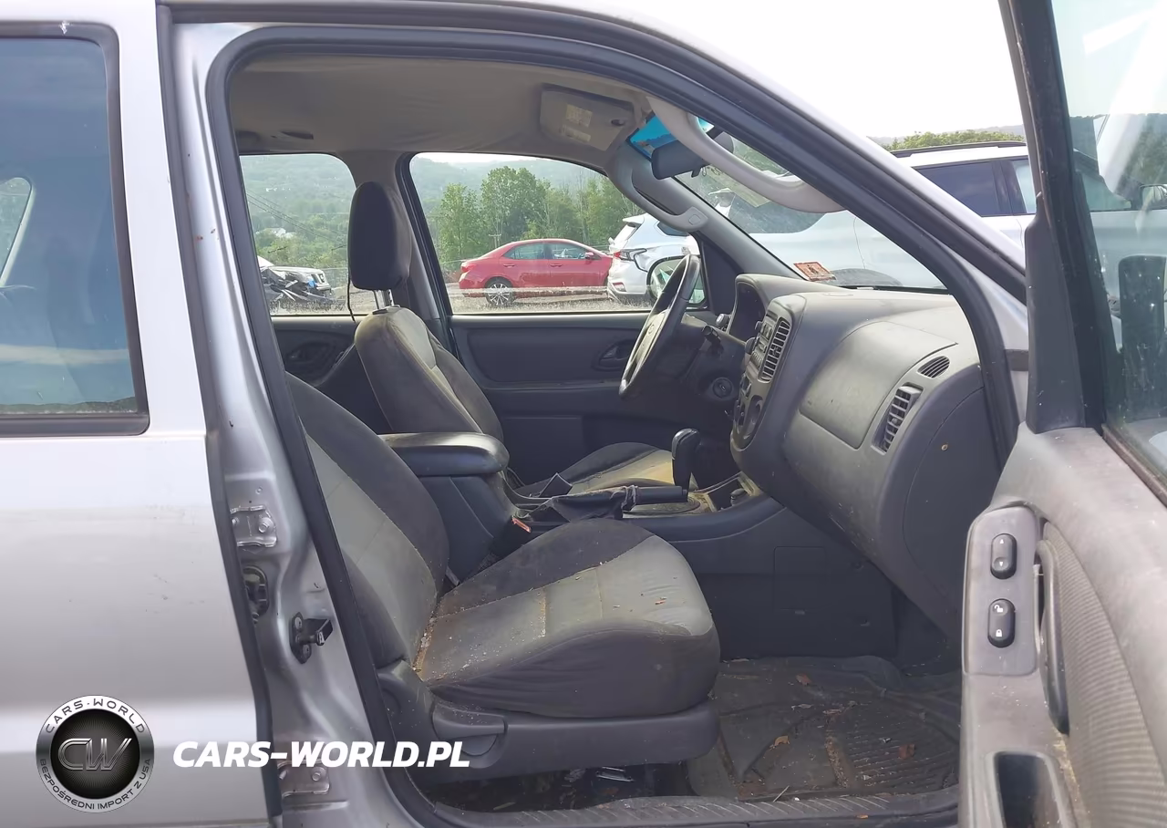 2005 Ford Escape Xls VIN:1FMYU92Z45KC28923 - 5