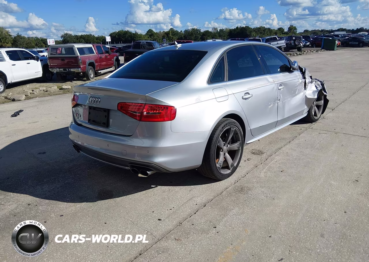 2015 Audi S4 3.0T Premium Plus VIN:WAUDGAFL4FA080701 - 4