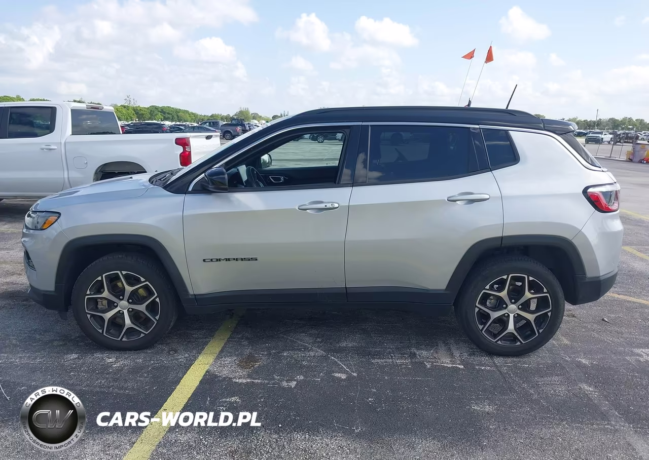 2024 Jeep Compass Limited 4X4 VIN:3C4NJDCN3RT111790 - 14