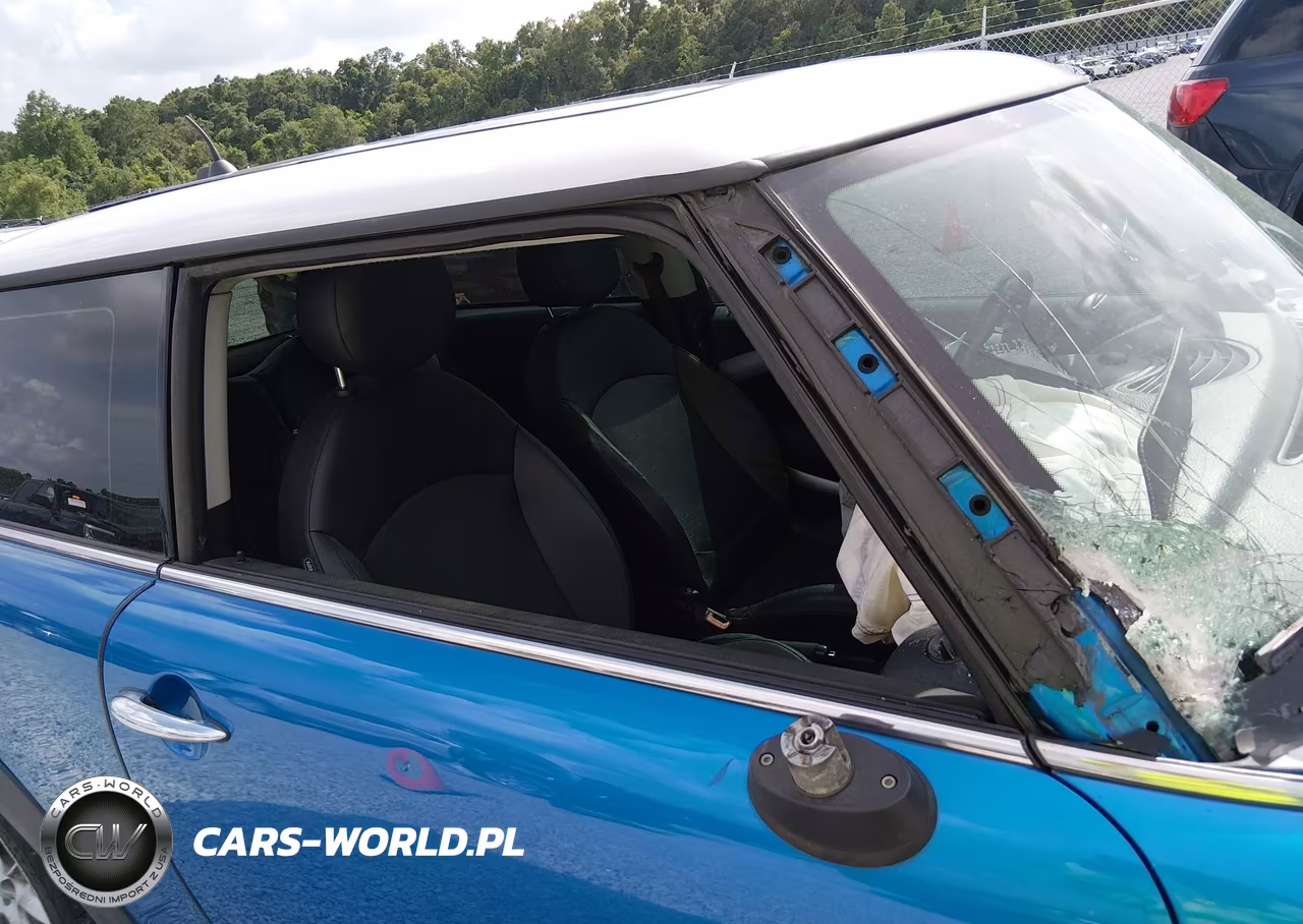 2010 Mini Cooper S VIN:WMWMF7C58ATX41638 - 11