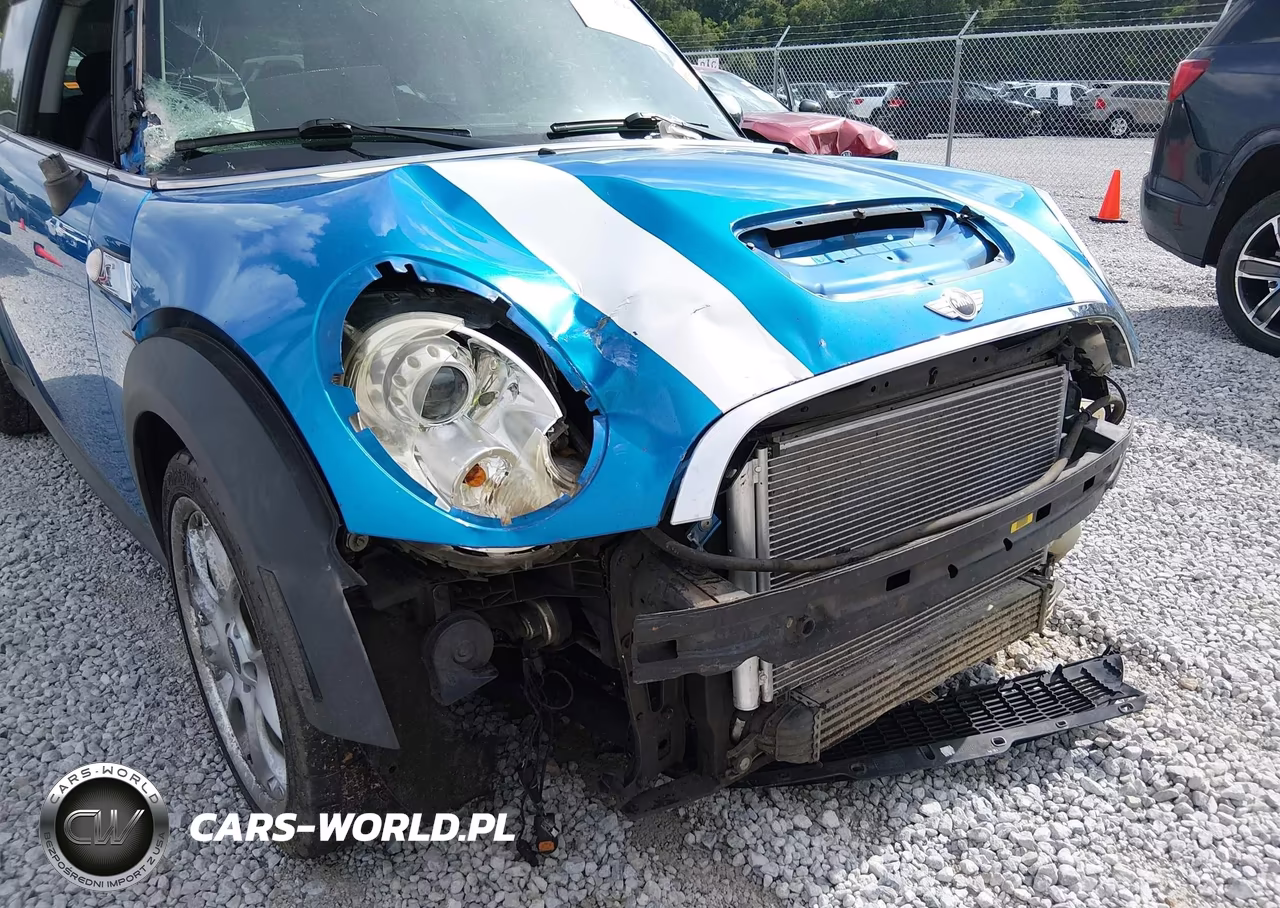 2010 Mini Cooper S VIN:WMWMF7C58ATX41638 - 6