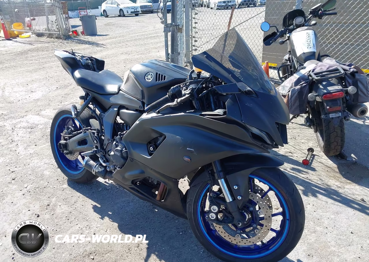 2023 Yamaha Yzfr7