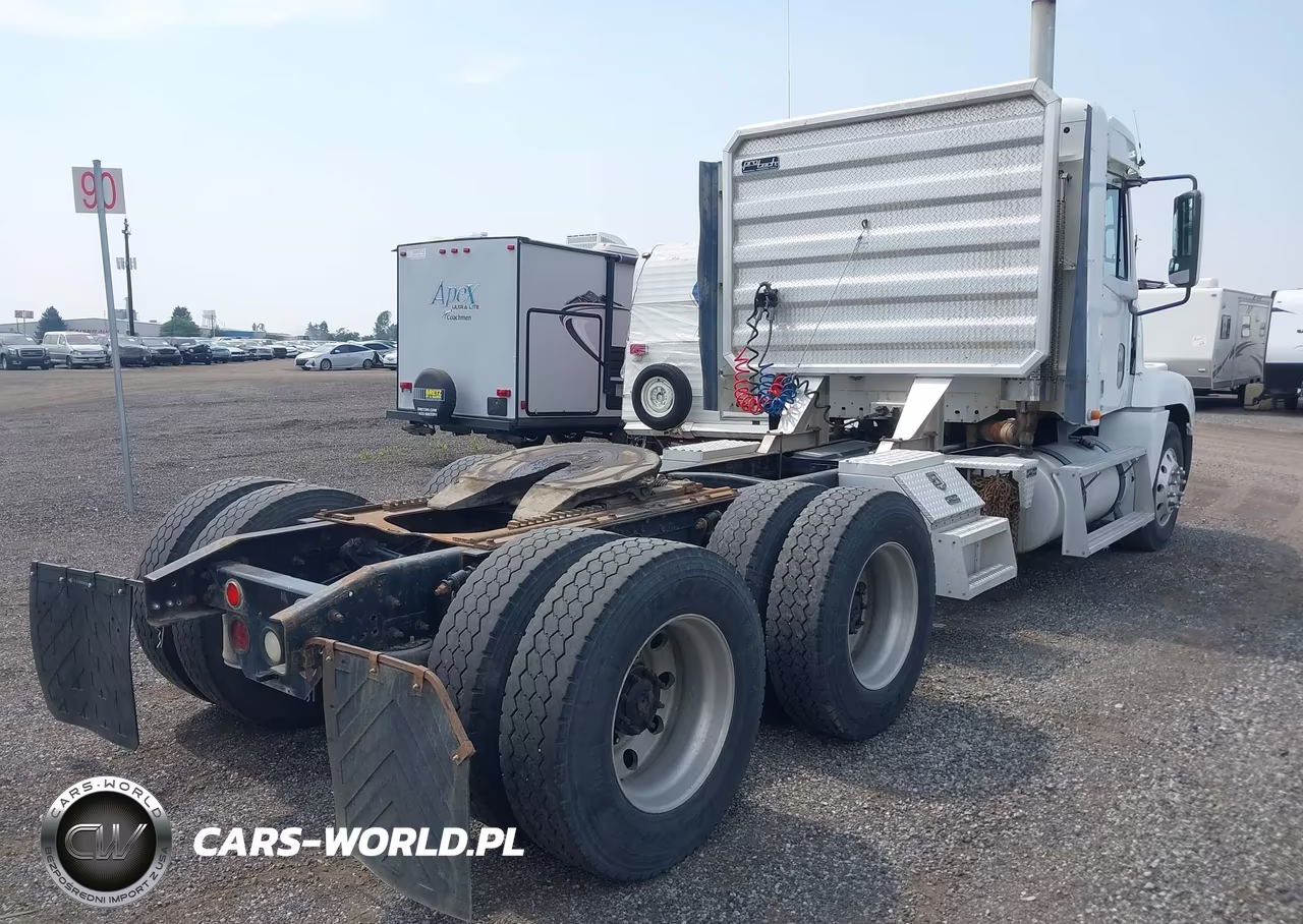 1999 Freightliner Conventional Flc120 VIN:1FUYSDYB8XLA00083 - 4