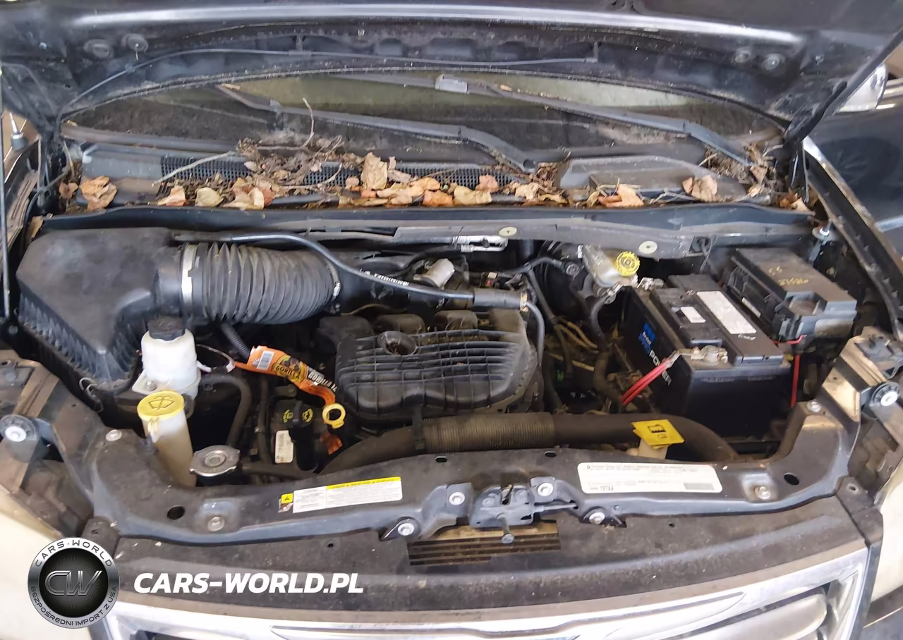 2011 Chrysler Town & Country Touring-L VIN:2A4RR8DG0BR747104 - 10