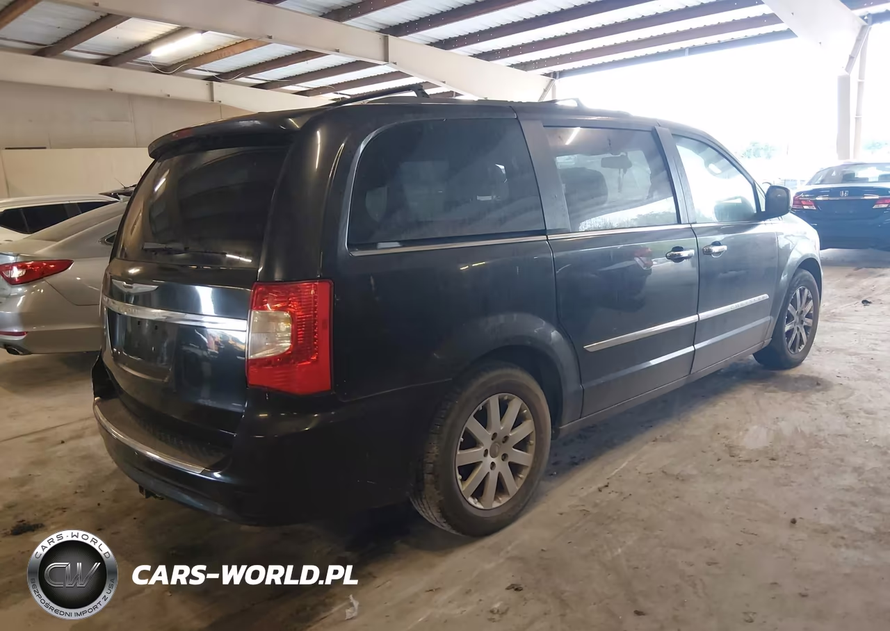 2011 Chrysler Town & Country Touring-L VIN:2A4RR8DG0BR747104 - 4