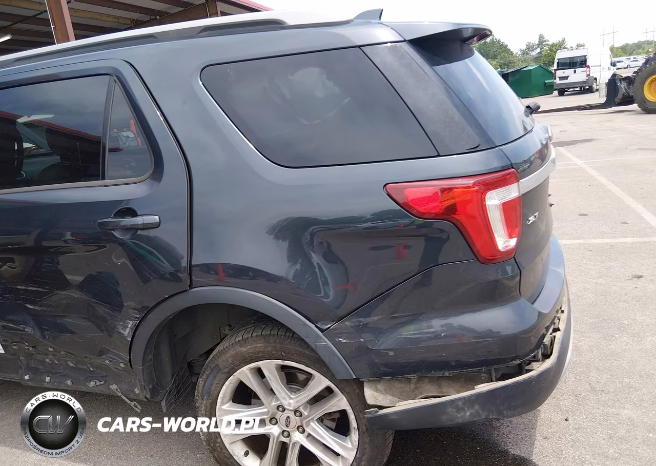 2017 Ford Explorer Xlt VIN:1FM5K7D85HGB03857 - 6