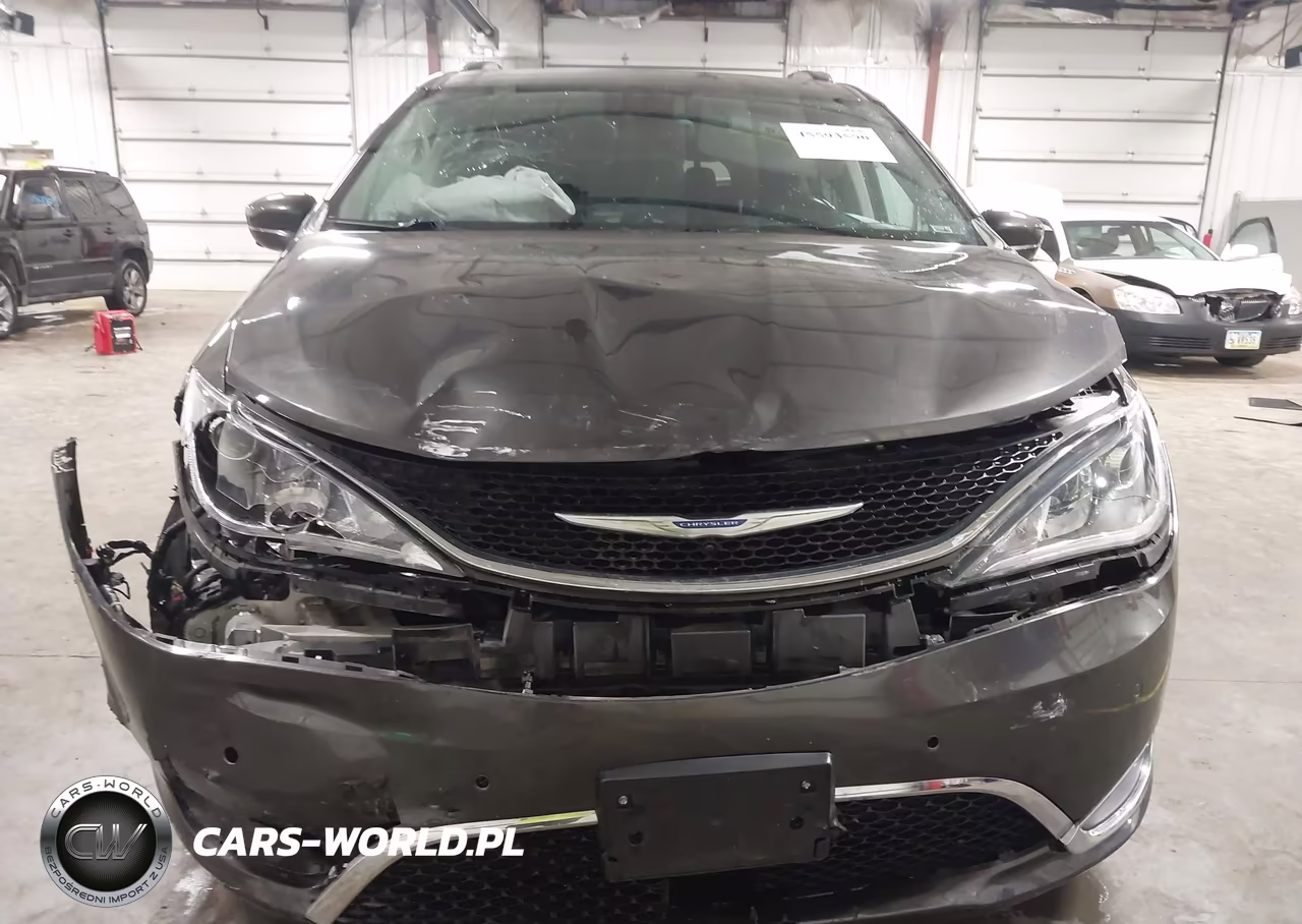 2018 Chrysler Pacifica Touring L VIN:2C4RC1BG0JR246035 - 13
