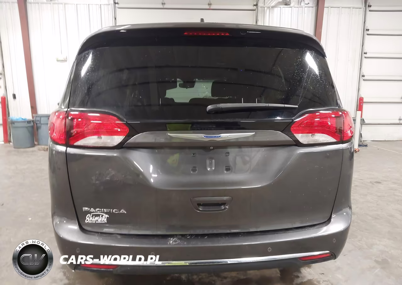 2018 Chrysler Pacifica Touring L VIN:2C4RC1BG0JR246035 - 17