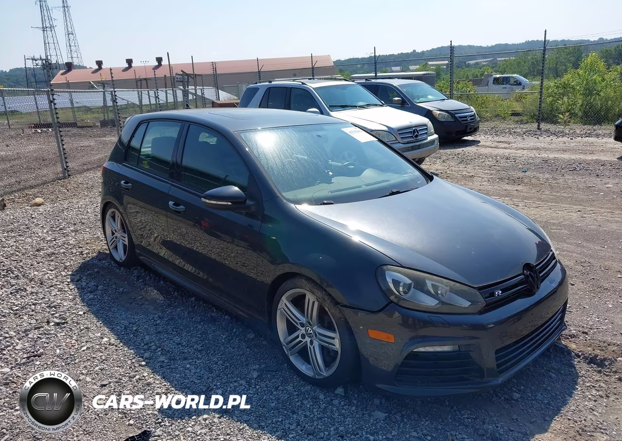 2013 Volkswagen Golf R 4-Door