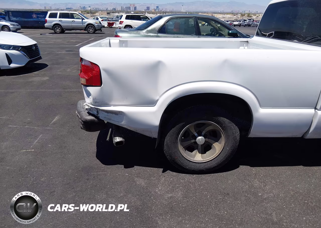 1998 Chevrolet S-10 Fleetside VIN:1GCCS1440W8121499 - 12