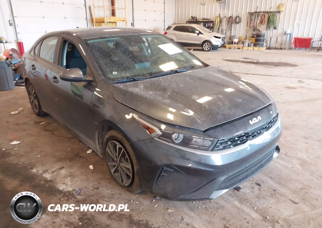 2024 Kia Forte Lxs – zdjęcie 1 z 16