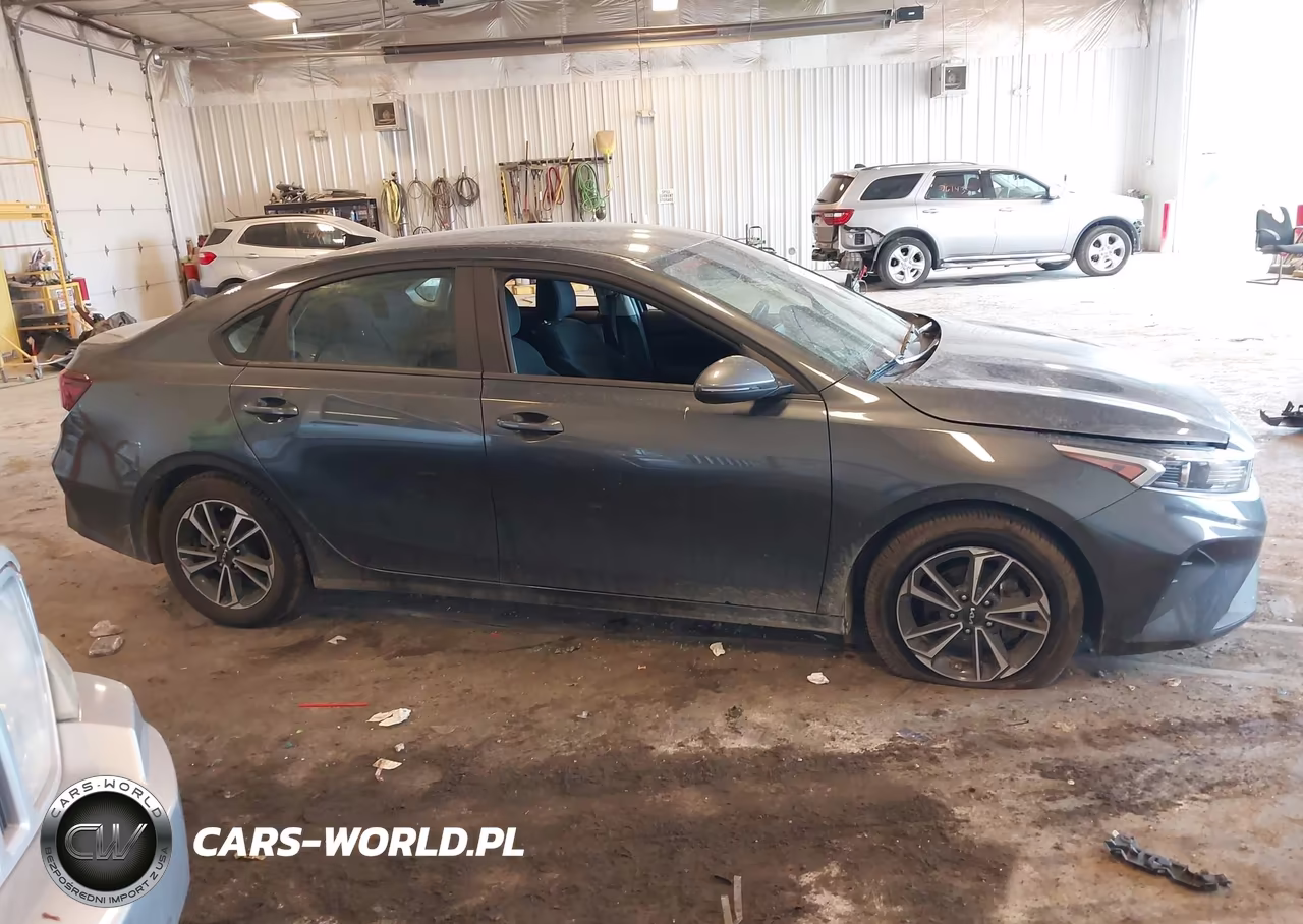 2024 Kia Forte Lxs VIN:3KPF24AD7RE738847 - 13