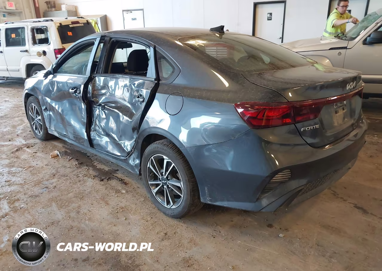 2024 Kia Forte Lxs VIN:3KPF24AD7RE738847 - 3