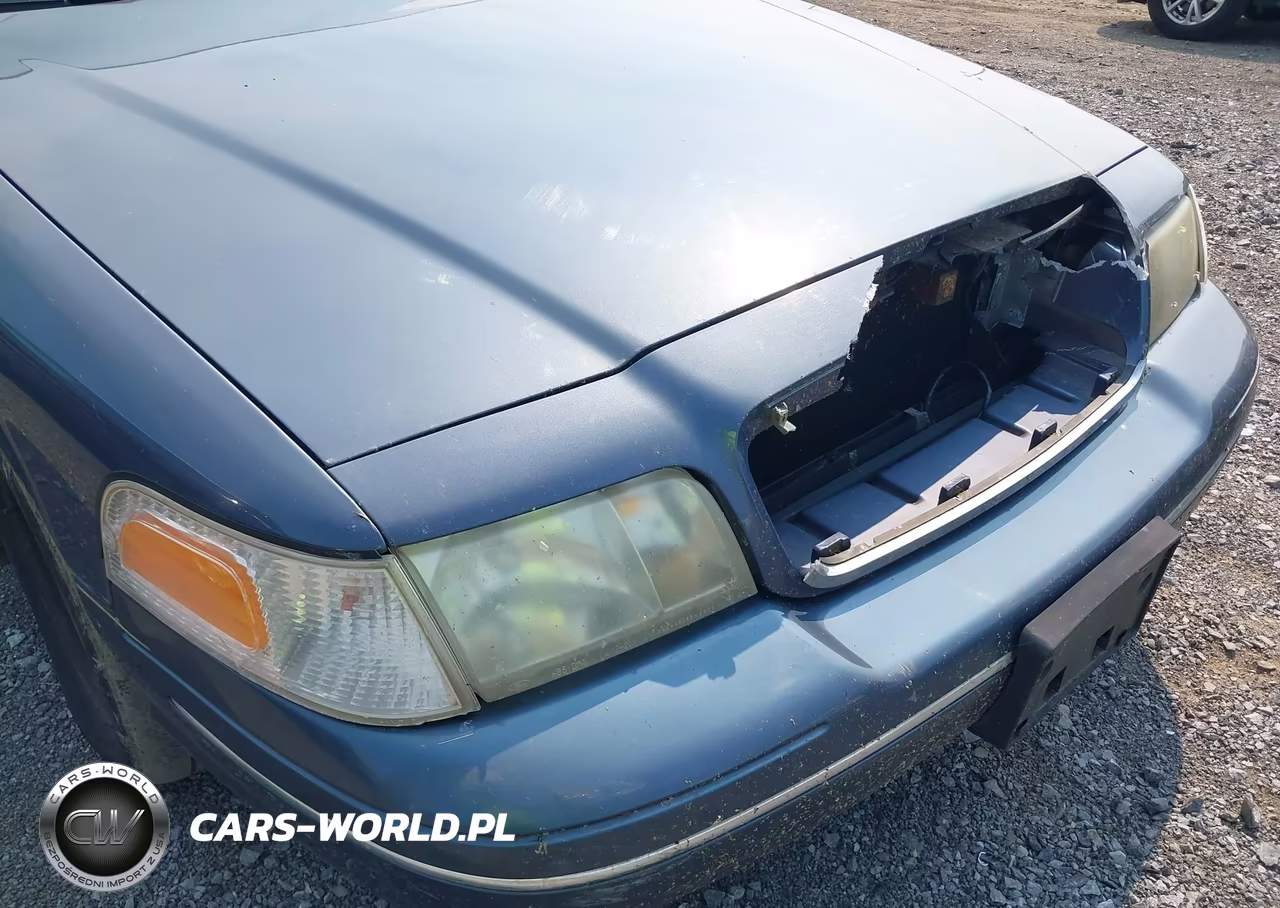 1998 Ford Crown Victoria VIN:2FAFP73W4WX180680 - 13