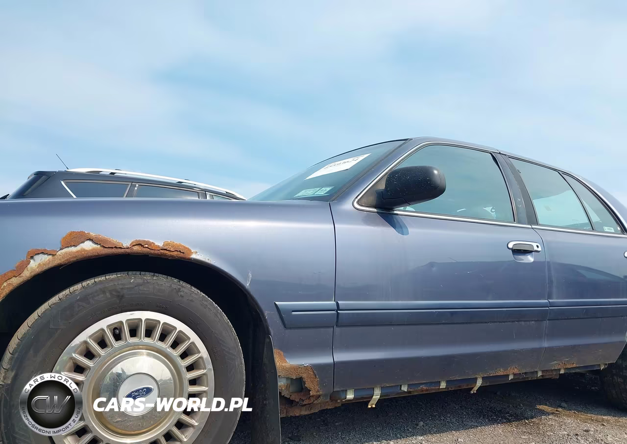 1998 Ford Crown Victoria VIN:2FAFP73W4WX180680 - 15