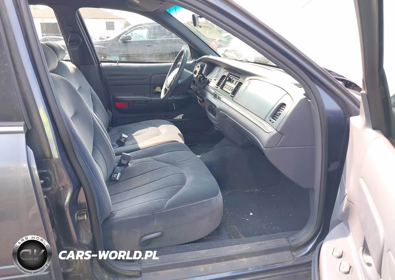 1998 Ford Crown Victoria VIN:2FAFP73W4WX180680 - 5