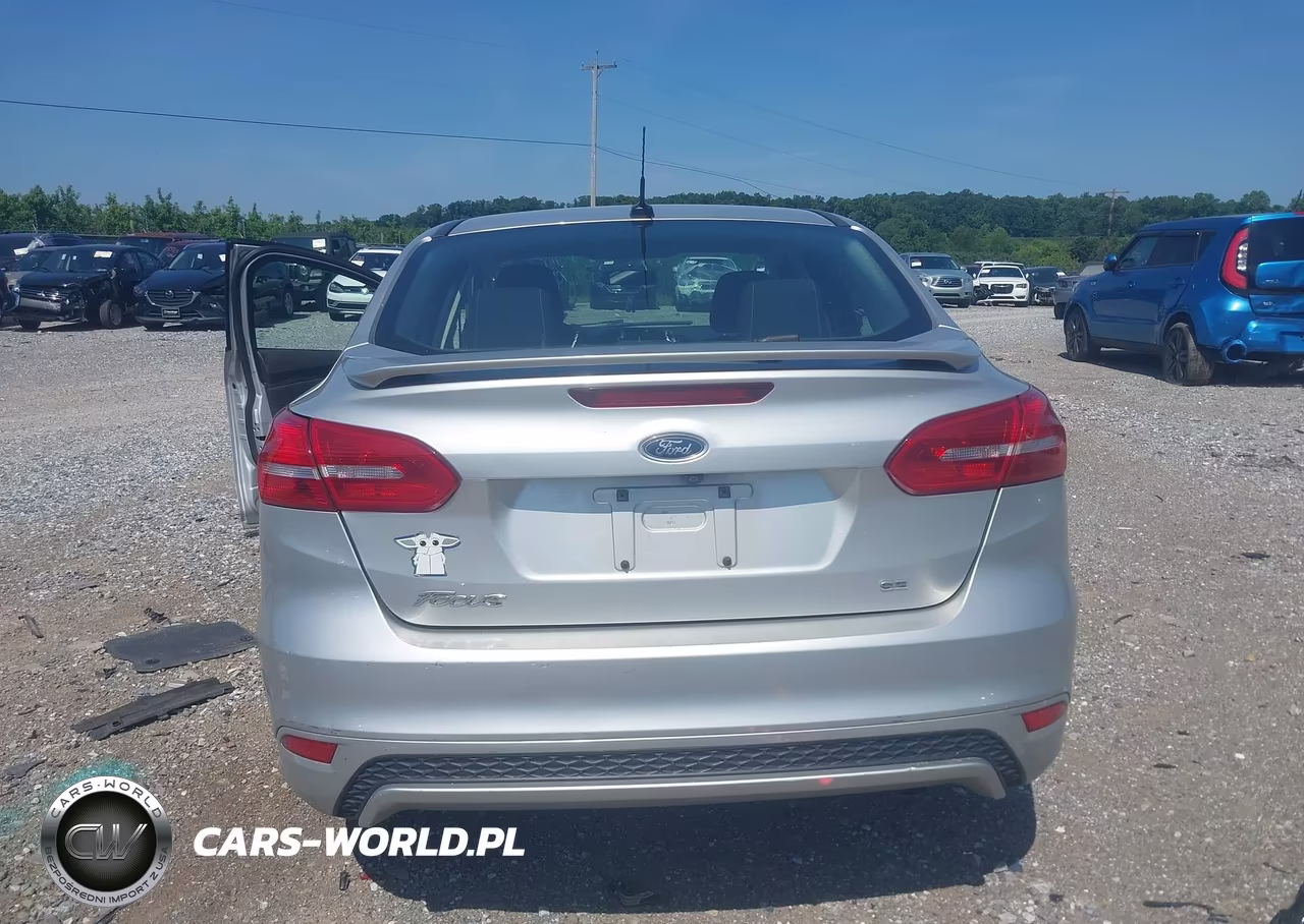 2016 Ford Focus Se VIN:1FADP3F24GL292354 - 15