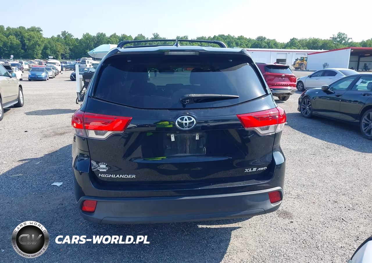 2019 Toyota Highlander Xle VIN:5TDJZRFH2KS565183 - 17