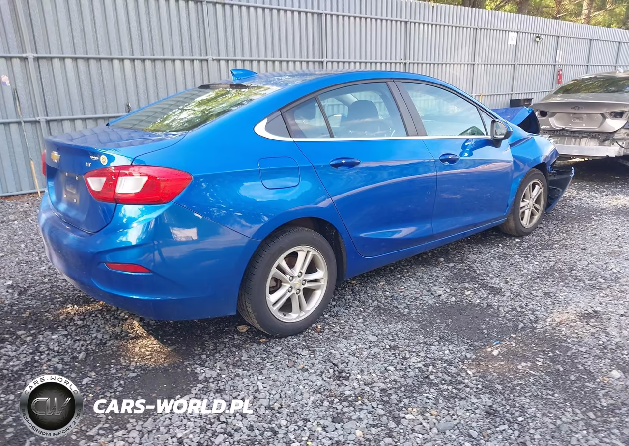 2017 Chevrolet Cruze Lt Auto VIN:1G1BE5SM9H7195003 - 4
