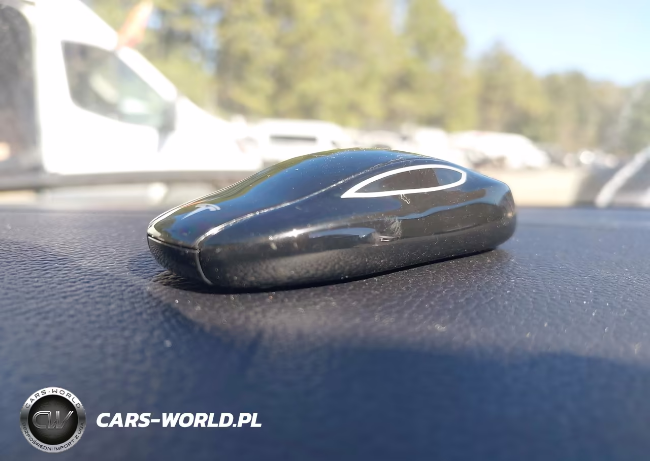 2013 Tesla Model S VIN:5YJSA1CN6DFP08389 - 10