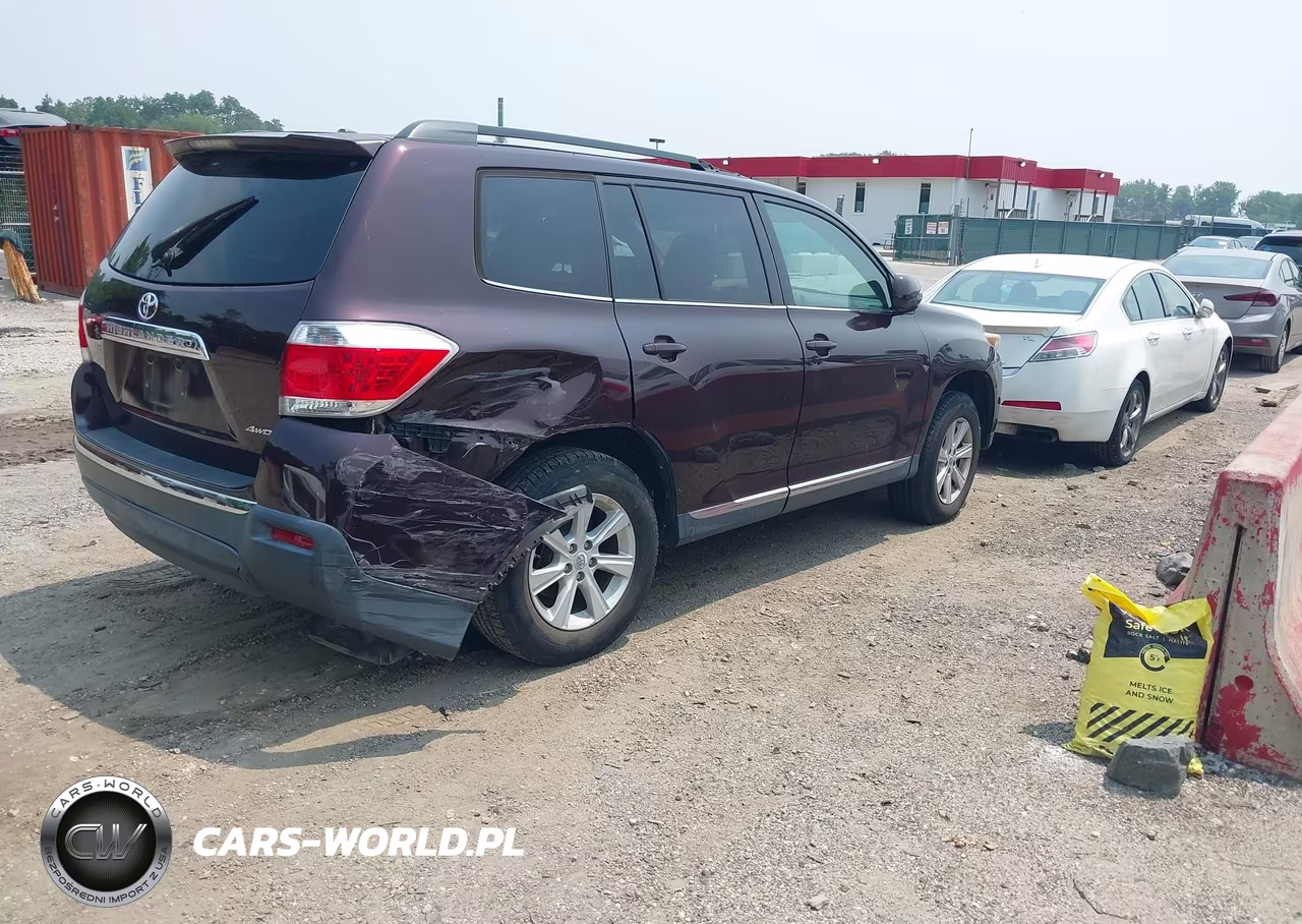 2012 Toyota Highlander Base V6 VIN:5TDBK3EH2CS104655 - 4