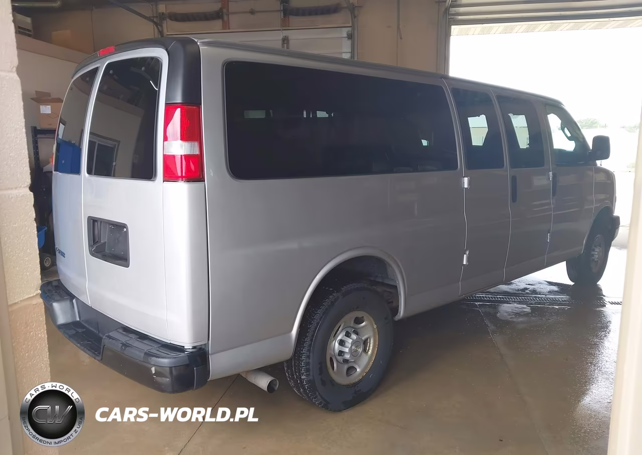2020 Chevrolet Express Passenger Rwd 3500 Extended Wheelbase Ls VIN:1GAZGNFP6L1256753 - 4