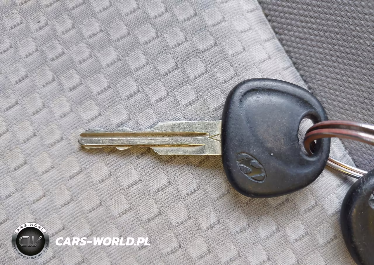 2007 Hyundai Accent Gs VIN:KMHCM36C37U038647 - 11