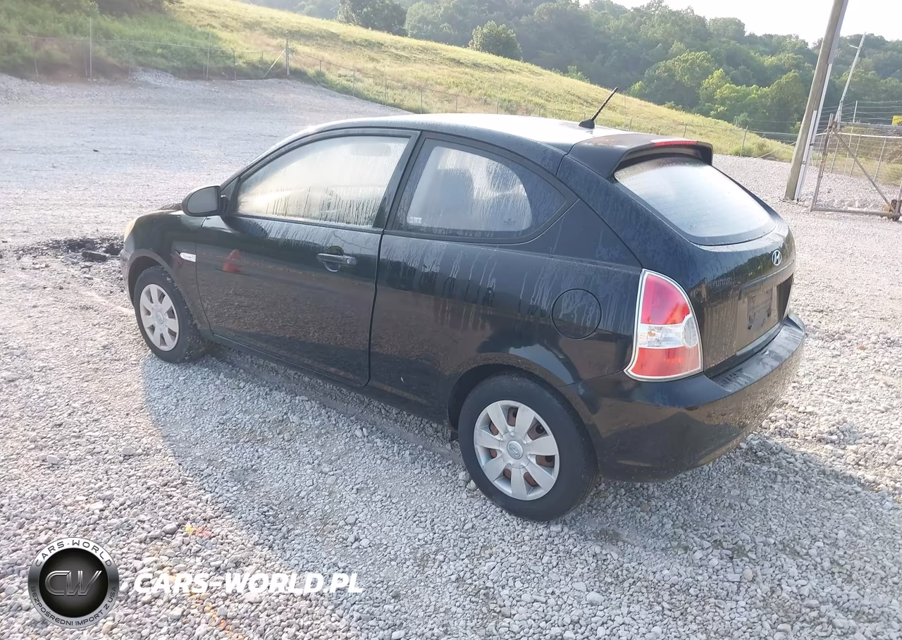 2007 Hyundai Accent Gs VIN:KMHCM36C37U038647 - 3