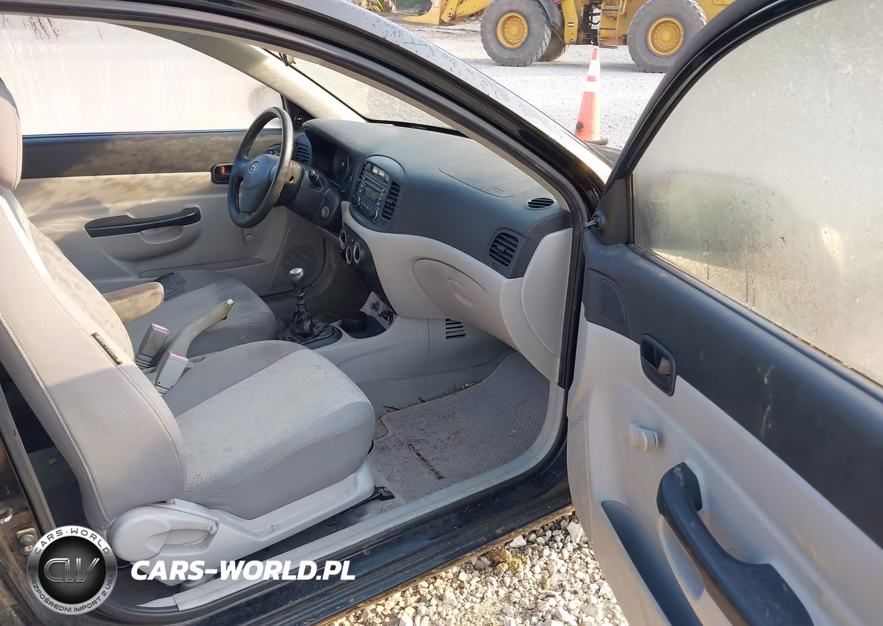 2007 Hyundai Accent Gs VIN:KMHCM36C37U038647 - 5