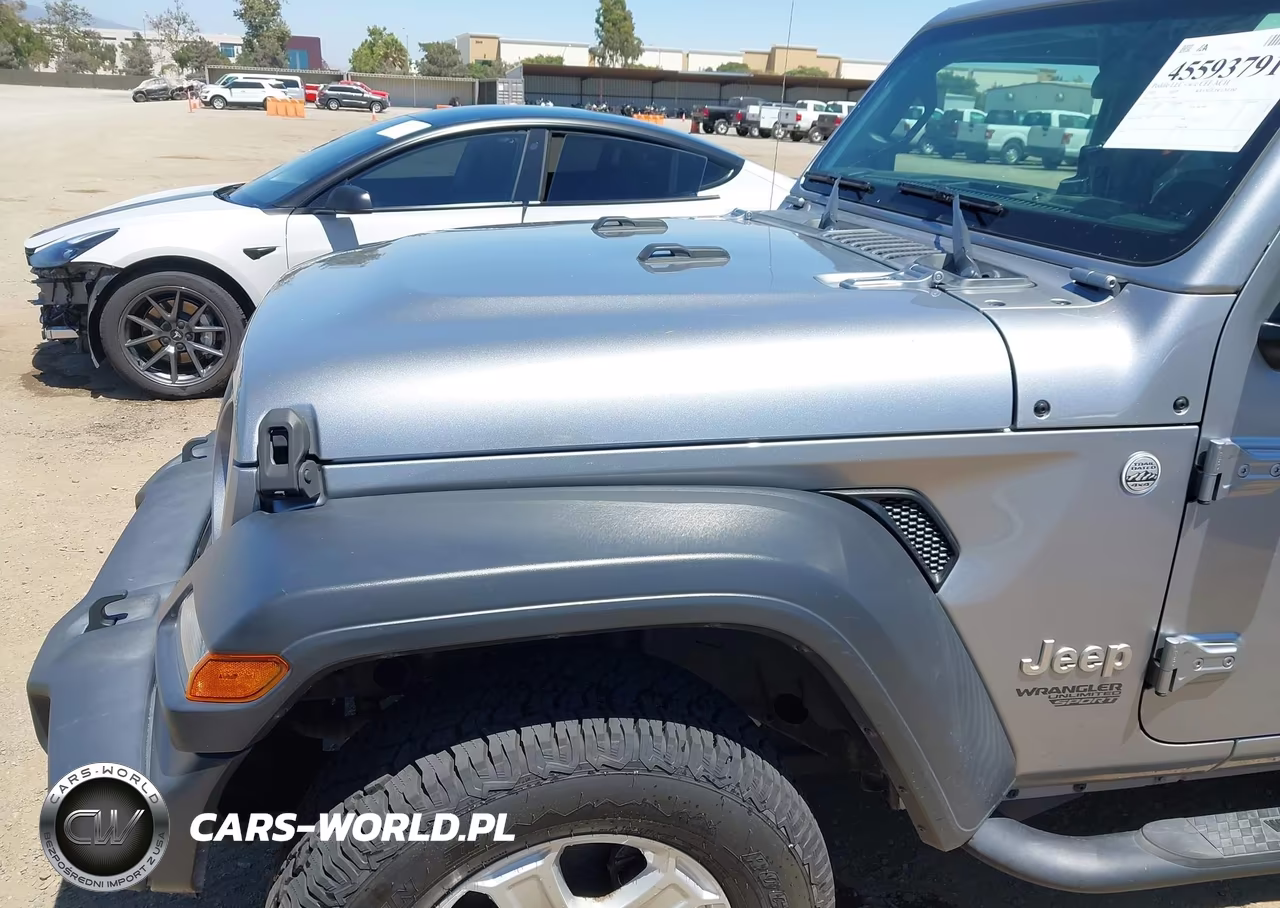 2020 Jeep Wrangler Unlimited Sport S 4X4 VIN:1C4HJXDG8LW284415 - 6