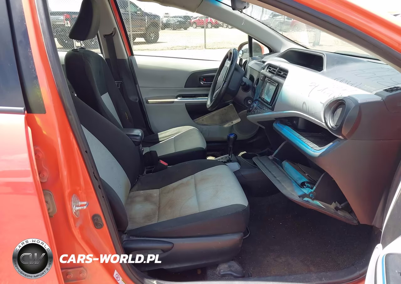2012 Toyota Prius C Two VIN:JTDKDTB33C1003494 - 5