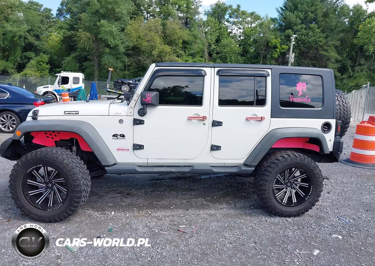 2009 Jeep Wrangler Unlimited X VIN:1J4GA39109L705234 - 14