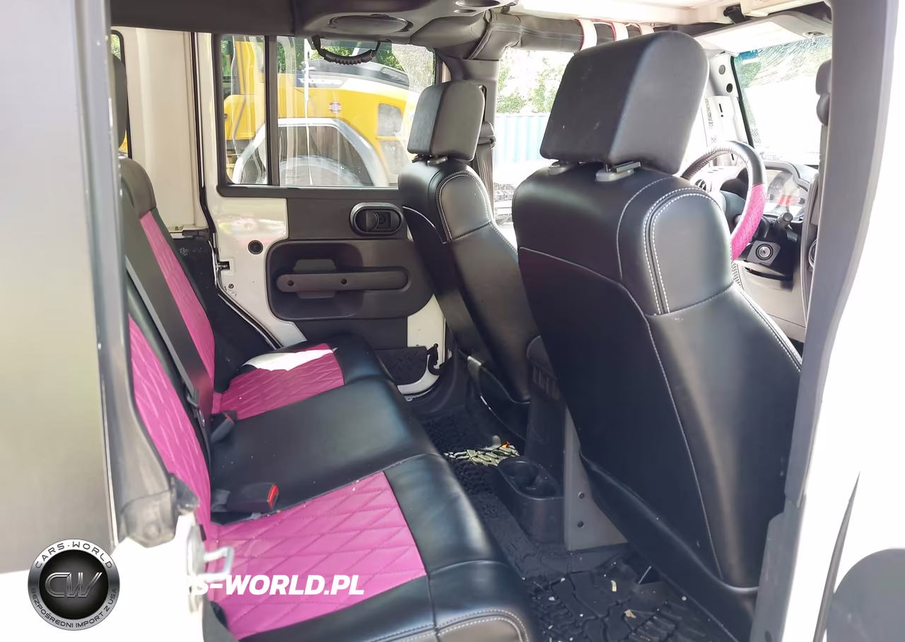 2009 Jeep Wrangler Unlimited X VIN:1J4GA39109L705234 - 8