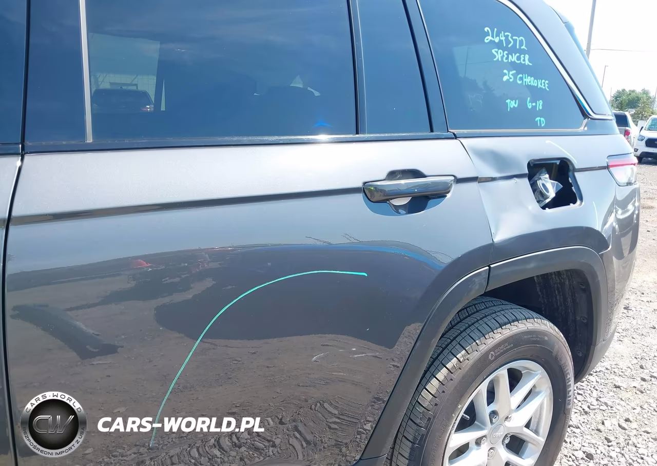 2025 Jeep Grand Cherokee Laredo X 4X4 VIN:1C4RJHAG8SC285644 - 21