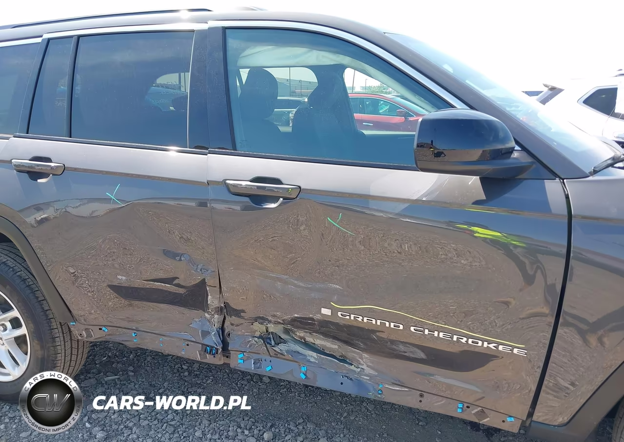 2025 Jeep Grand Cherokee Laredo X 4X4 VIN:1C4RJHAG8SC285644 - 6