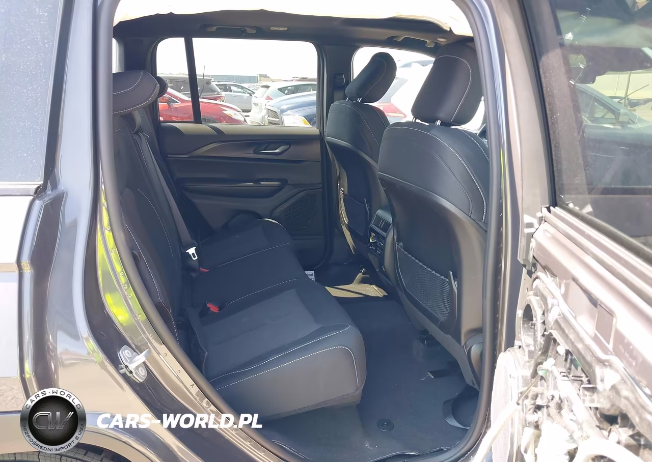 2025 Jeep Grand Cherokee Laredo X 4X4 VIN:1C4RJHAG8SC285644 - 8