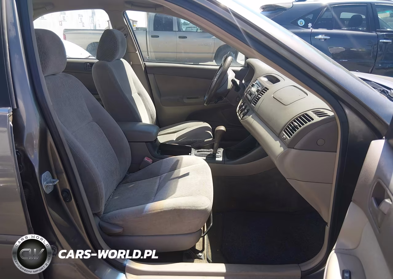 2004 Toyota Camry Le VIN:4T1BE32K94U922027 - 5