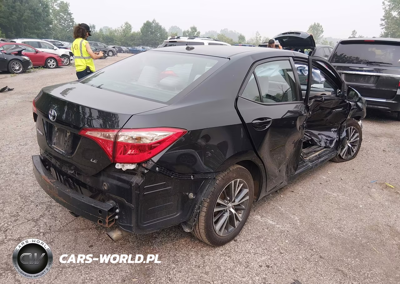 2018 Toyota Corolla Le VIN:2T1BURHE5JC106713 - 4
