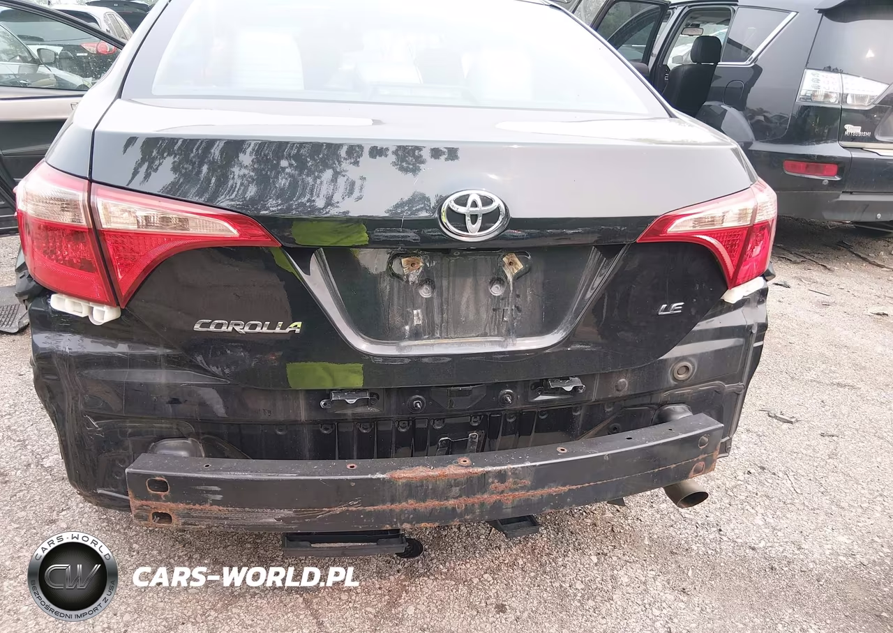 2018 Toyota Corolla Le VIN:2T1BURHE5JC106713 - 6
