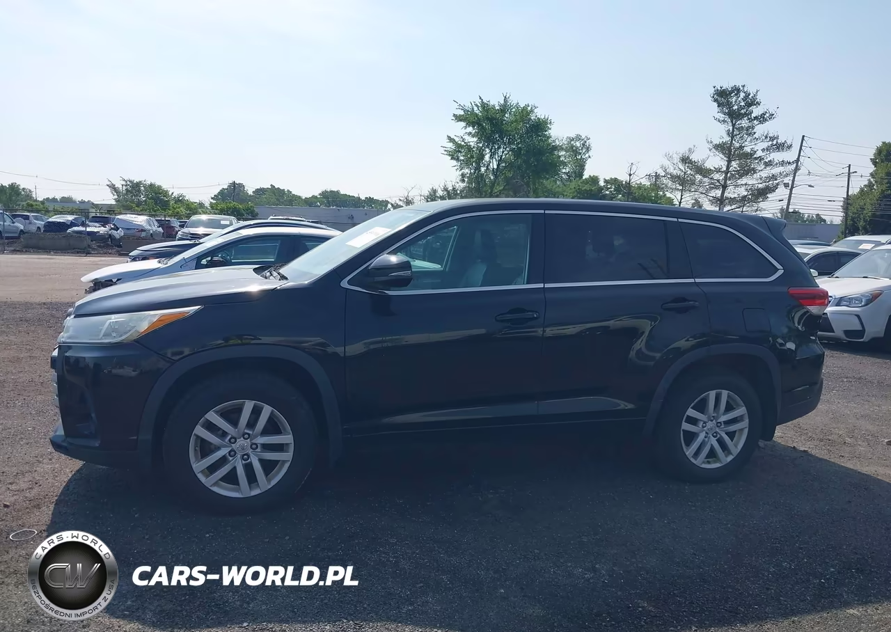 2017 Toyota Highlander Le VIN:5TDBZRFH1HS412050 - 14